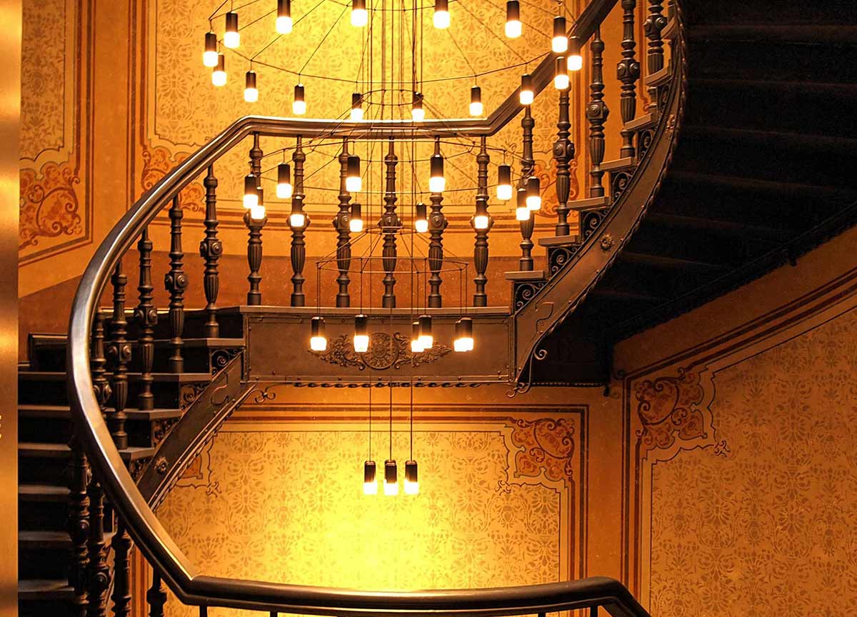 escalier intérieur de l'hôtel